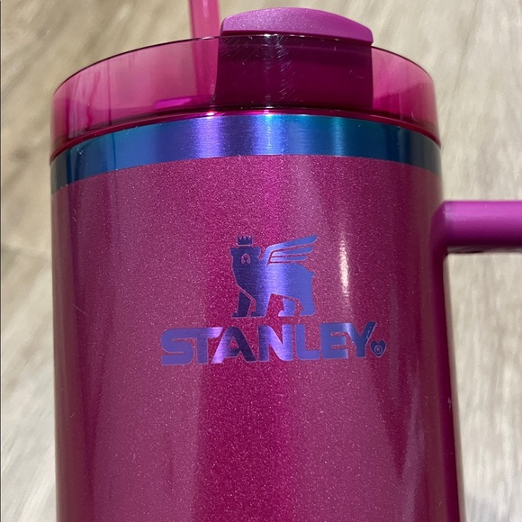 Stanley Cup Limited Edition Valentines Day Tumbler Cup 40 oz Berry Truffle - Picture 8 of 10